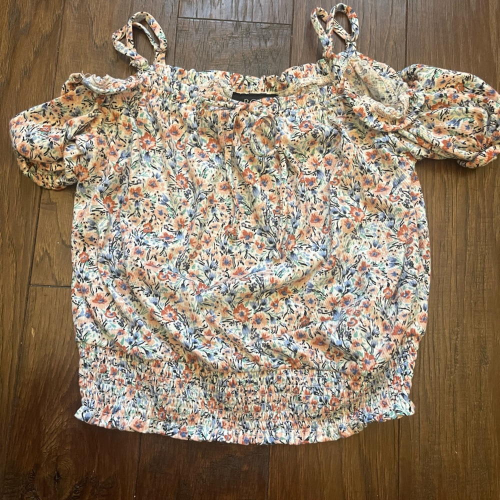 Women’s XS BCX off the shoulder shirt